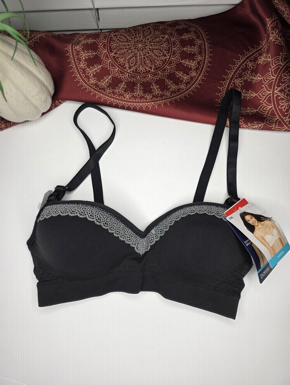 Barely There Wirefree Bra Black Size XS NWT - Picture 2 of 11